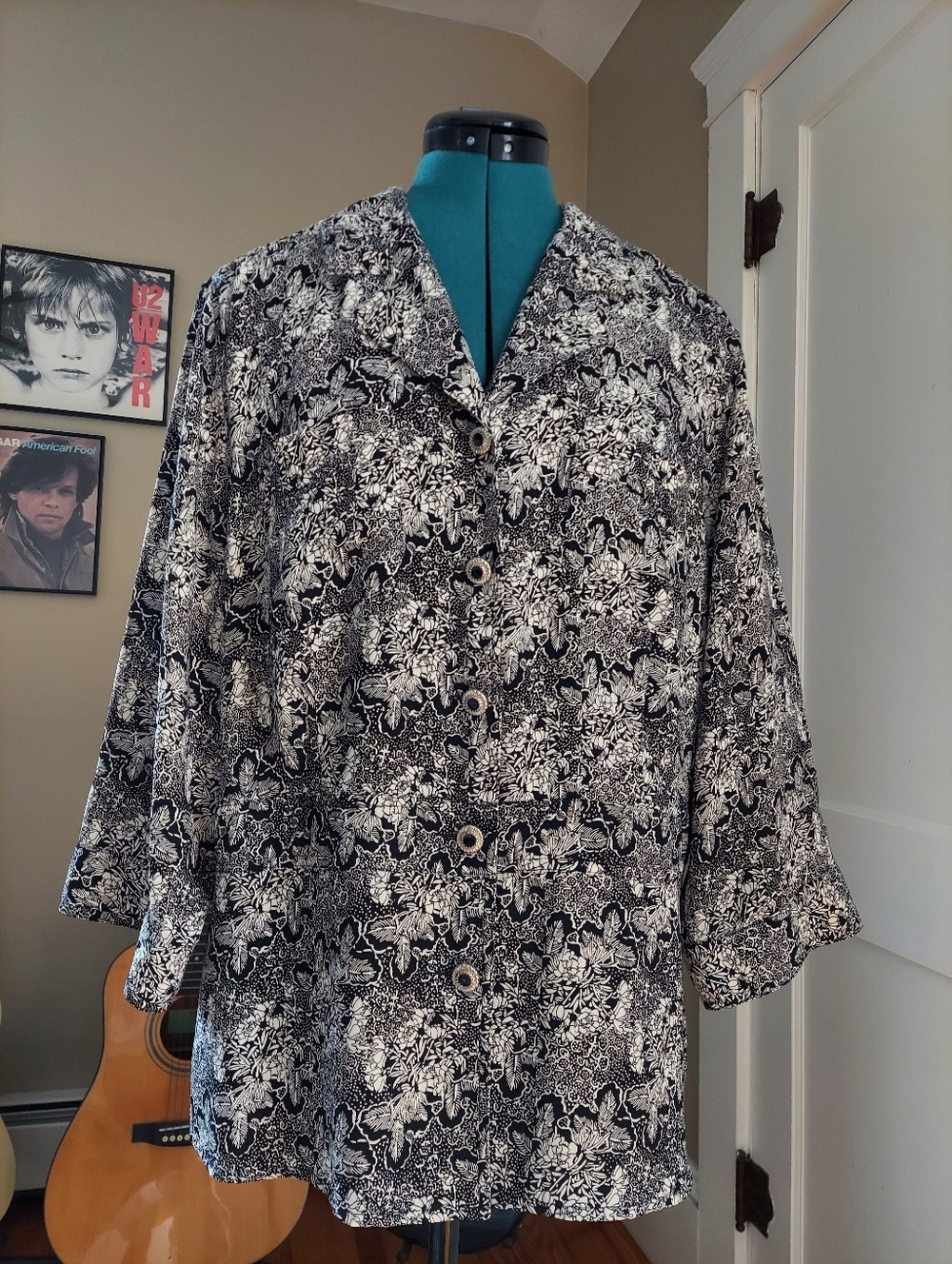🔴3/$15 Sag Harbor Floral Print Button Down Blouse